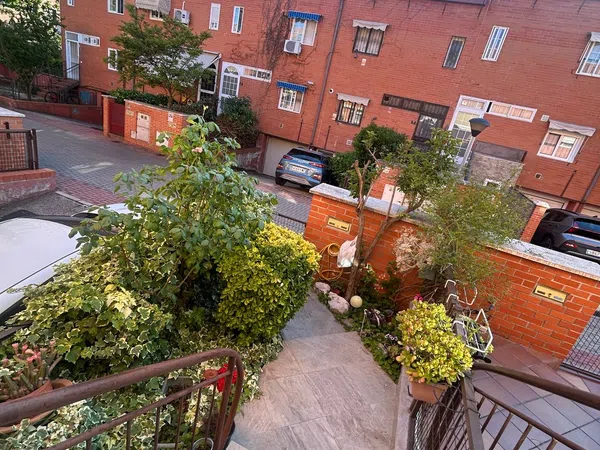 Chalet adosado en Calle del Tomillo, 8 - Foto 1