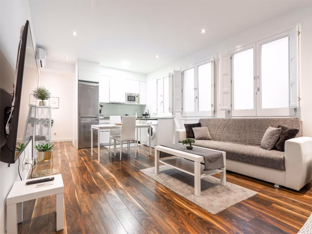 Piso en  Calle de Campomanes 10 - Foto 2