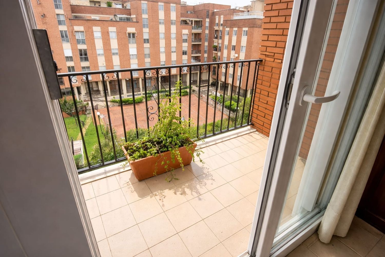 Ático en calle Pintor Juan Gris, 1 - Foto 2