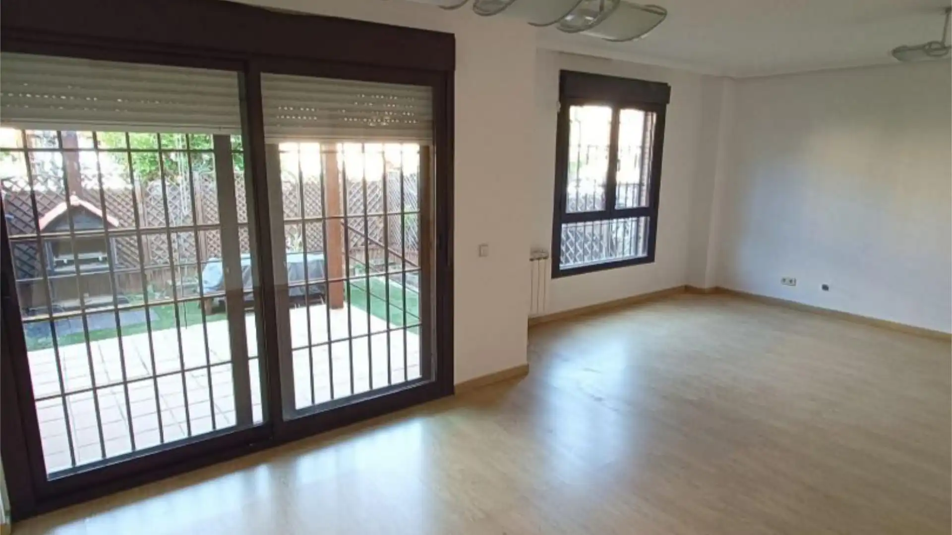 Chalet en  Calle de la Atlántida 28 - Foto 2