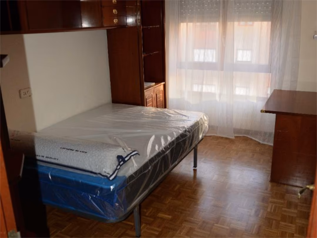 Piso en  Calle López del Vallado 12 - Foto 3