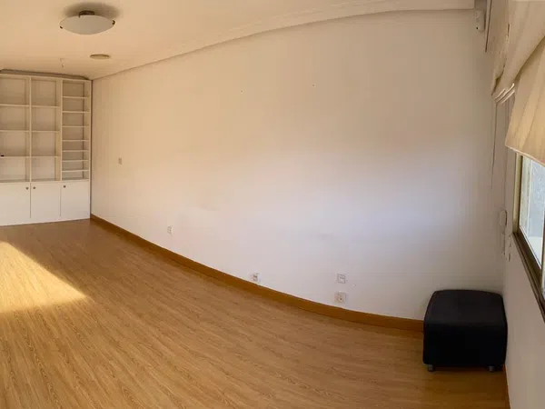 Piso en avenida de los Pinos, 11