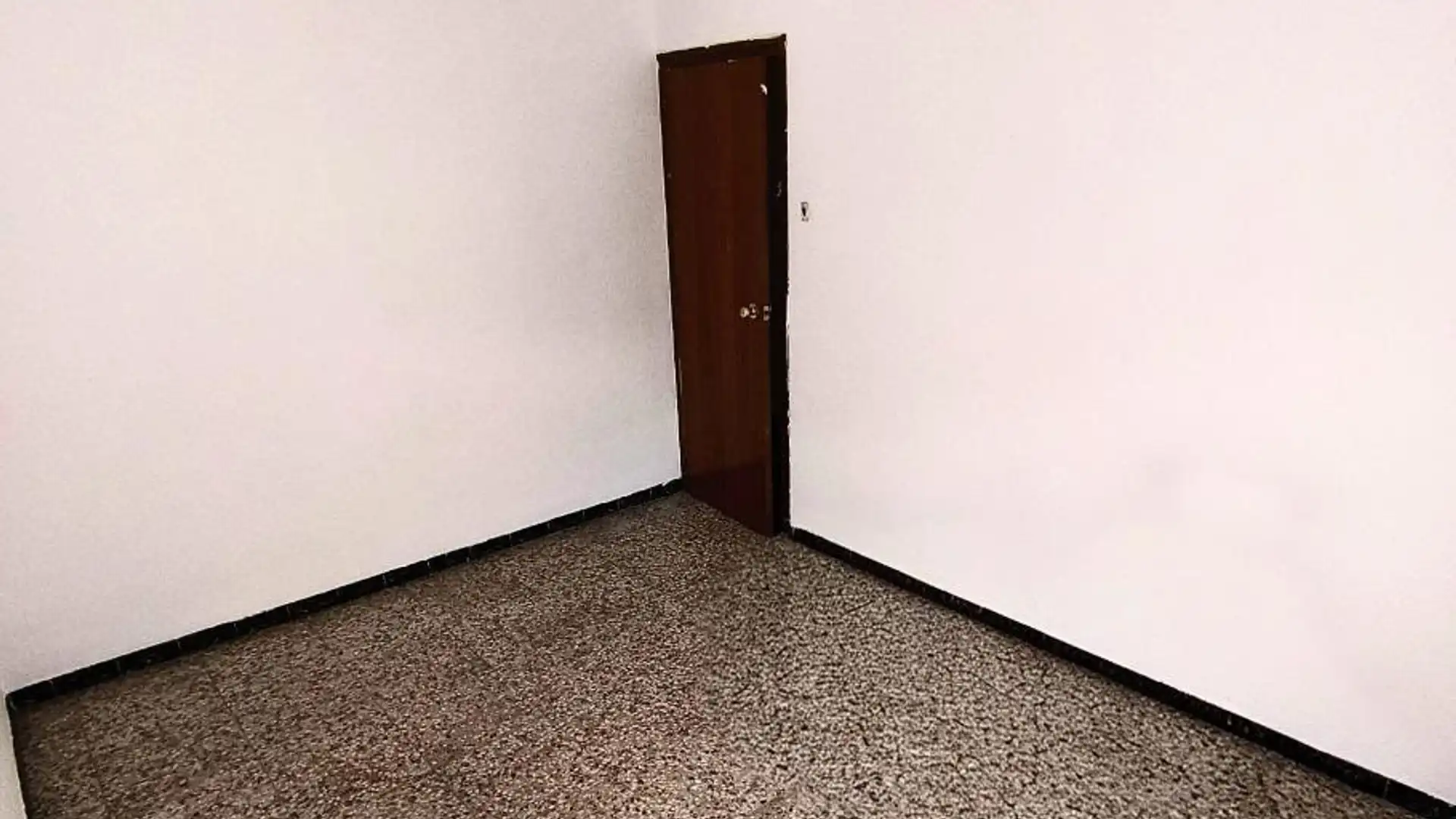 Piso en  Carrer Capità Alfons Vives 83 - Foto 2