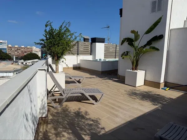 Piso en calle de Rigoberto Ferrer, 12