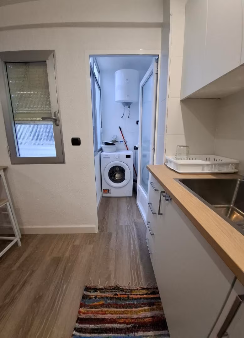 Estudio en  Calle Catedrático Ángel Casado 11 - Foto 8