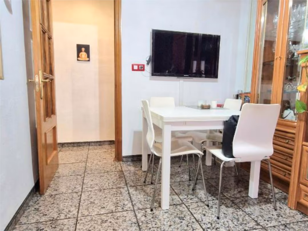 Piso en  Calle del Lago Iseo 5 - Foto 2