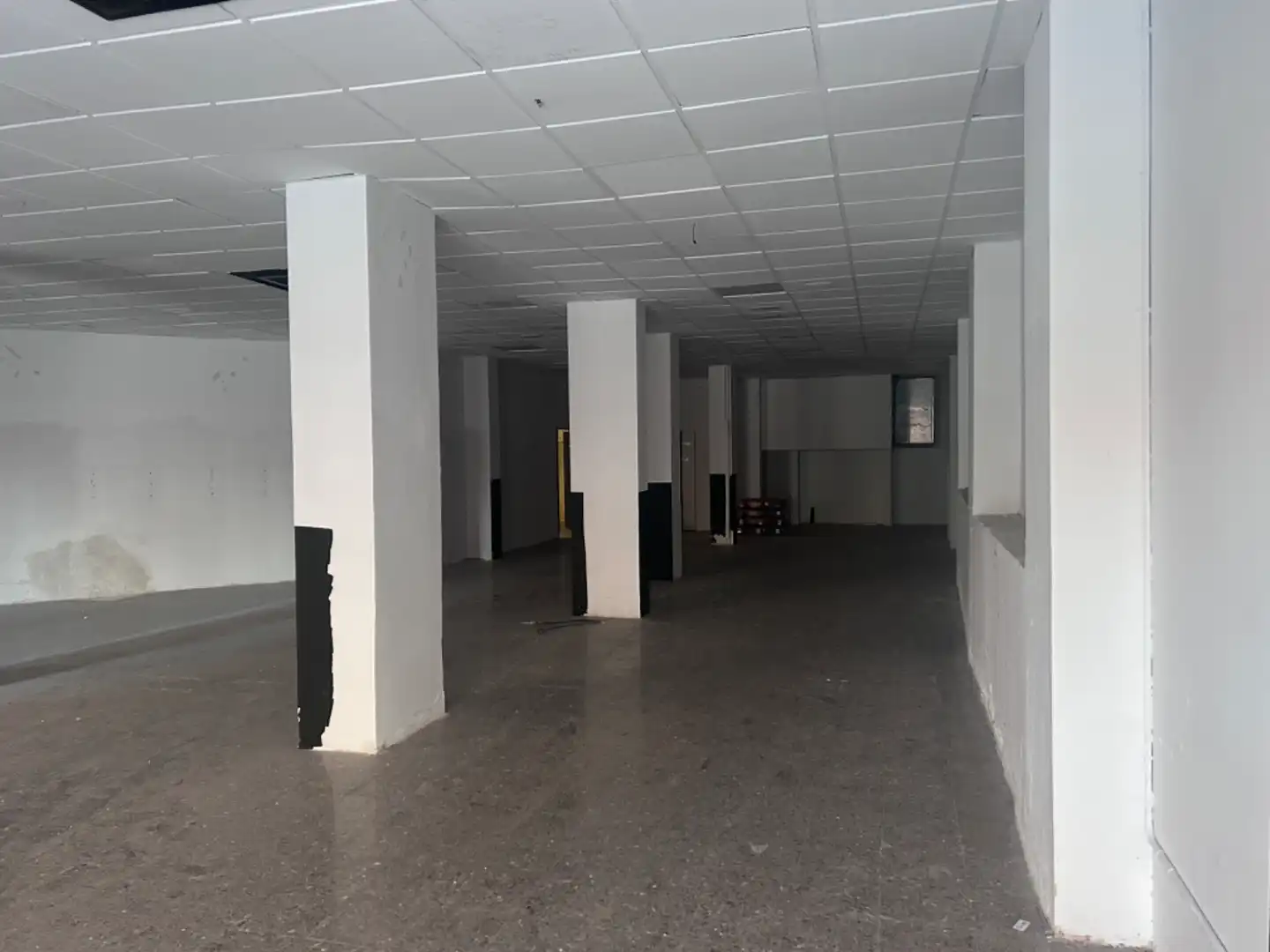 Local comercial en  Avinguda de Josep Tarradellas - Foto 5