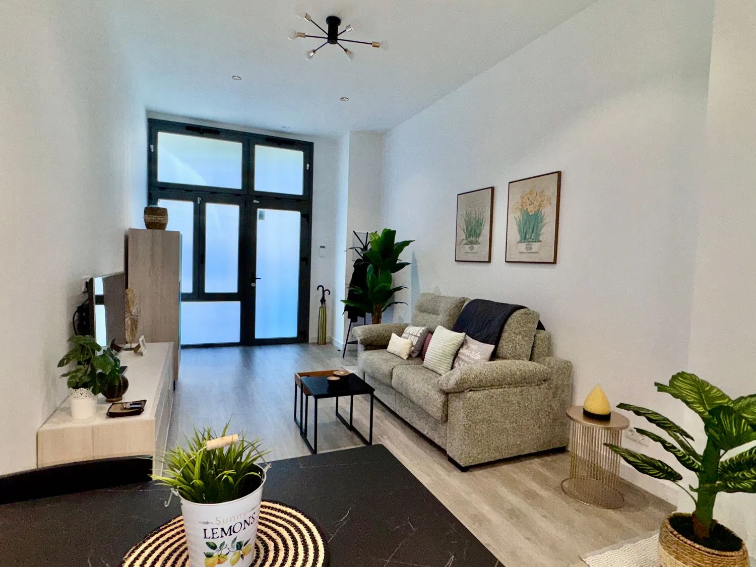 Estudio en calle Omar, 8 - Foto 2