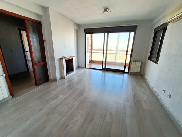 Piso en calle Mirabel, 3