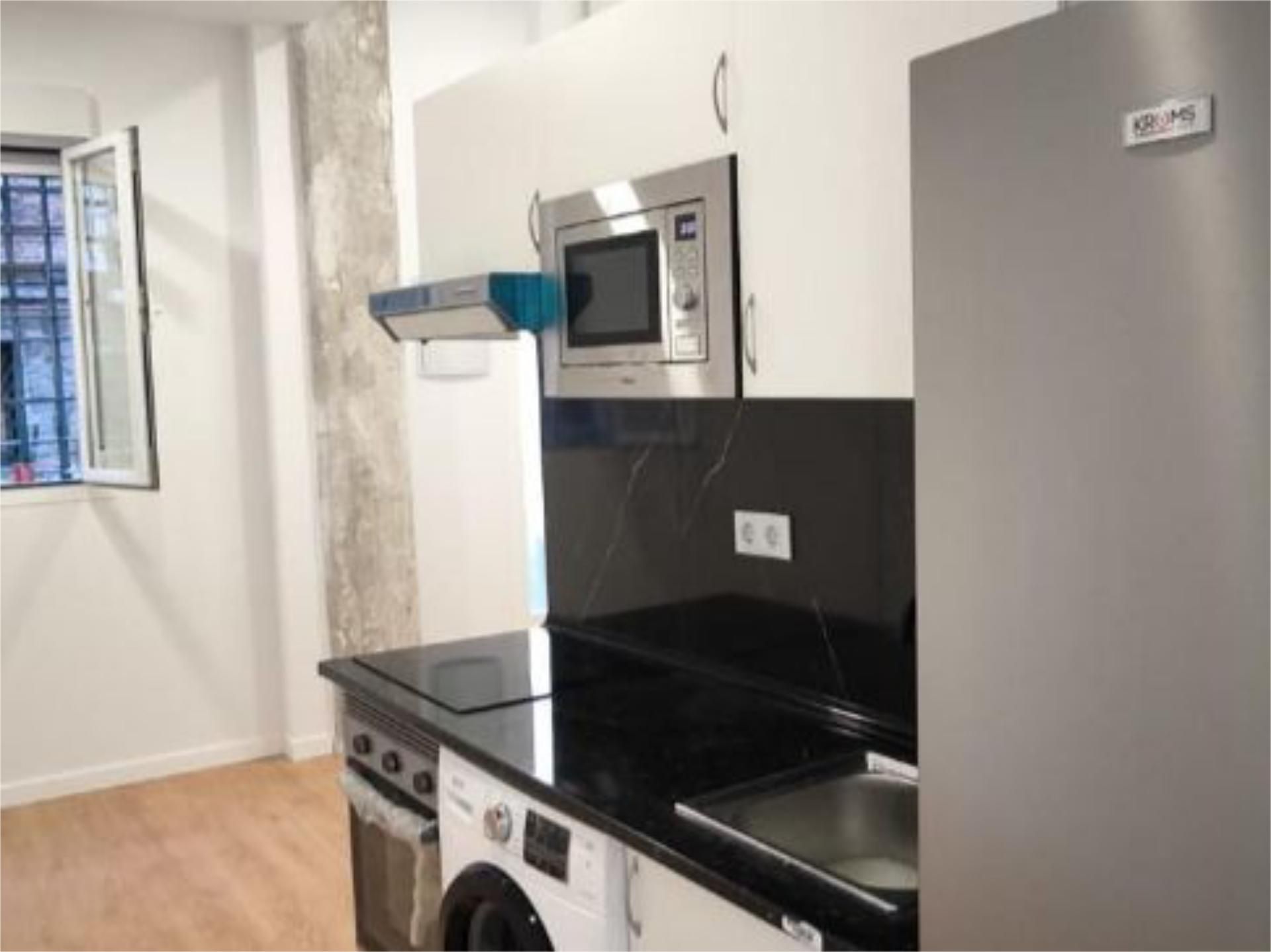 Piso en  Calle de Eugenia de Montijo 80 - Foto 8