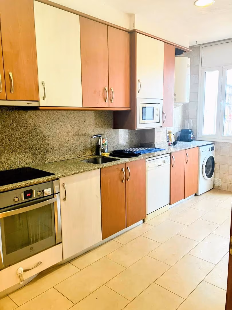 Casa adosada en  Carrer de la Circumval lació Baixa 37 - Foto 6