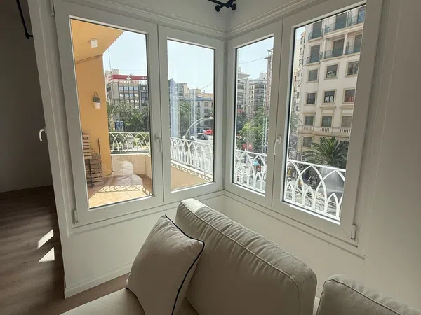 Piso en Avenida de l'Estació, 4, Ensanche-Diputación - Foto 1
