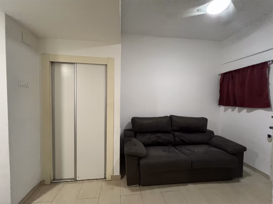 Estudio en  Carrer Sol Naixent 18B - Foto 3