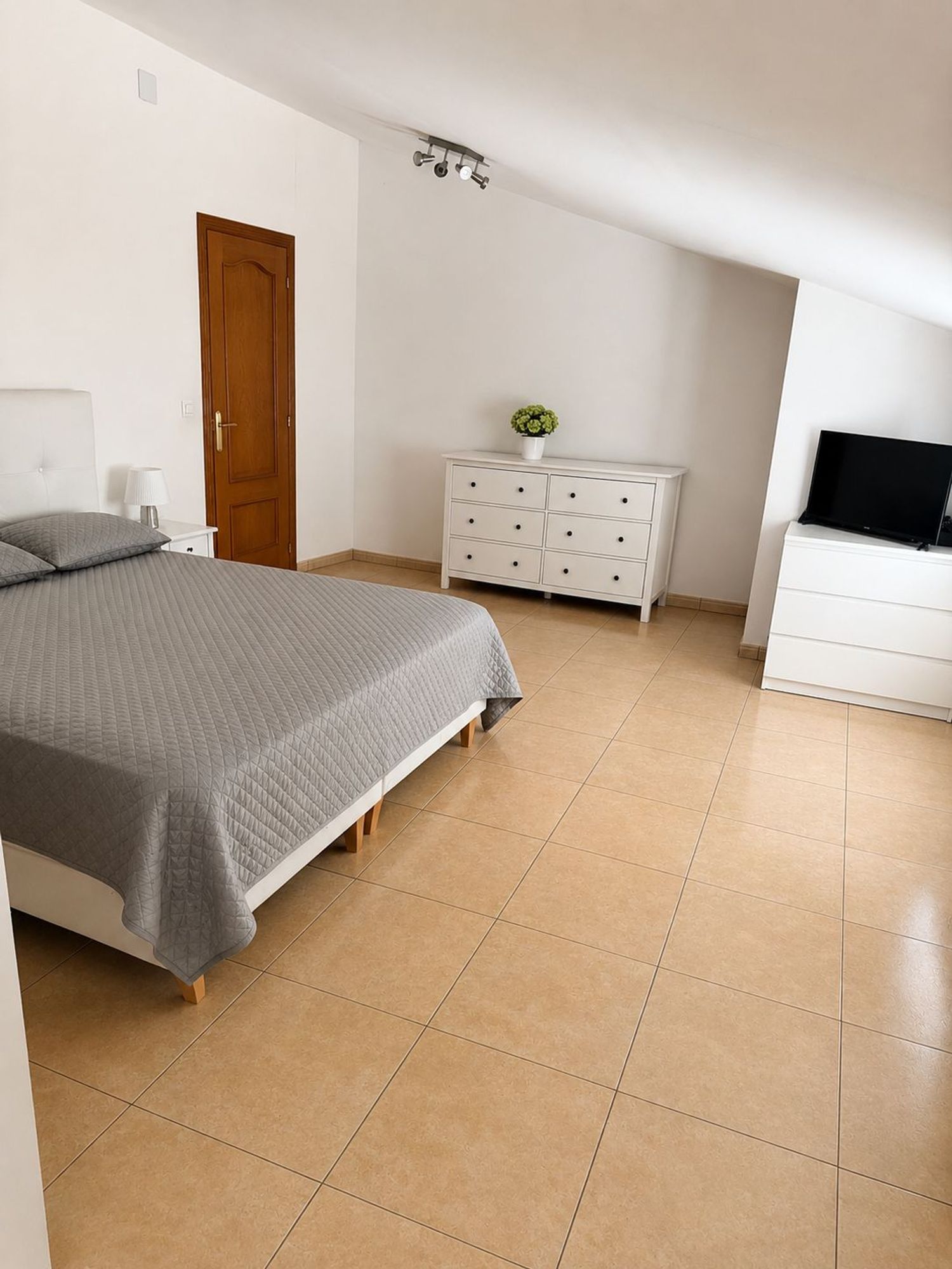 Casa o chalet independiente en Calle Pobla de Vallbona, 267 a - Foto 30