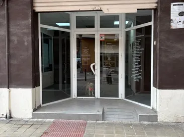 Local comercial en  Carrer del Cardenal Benlloch 73 - Foto 1