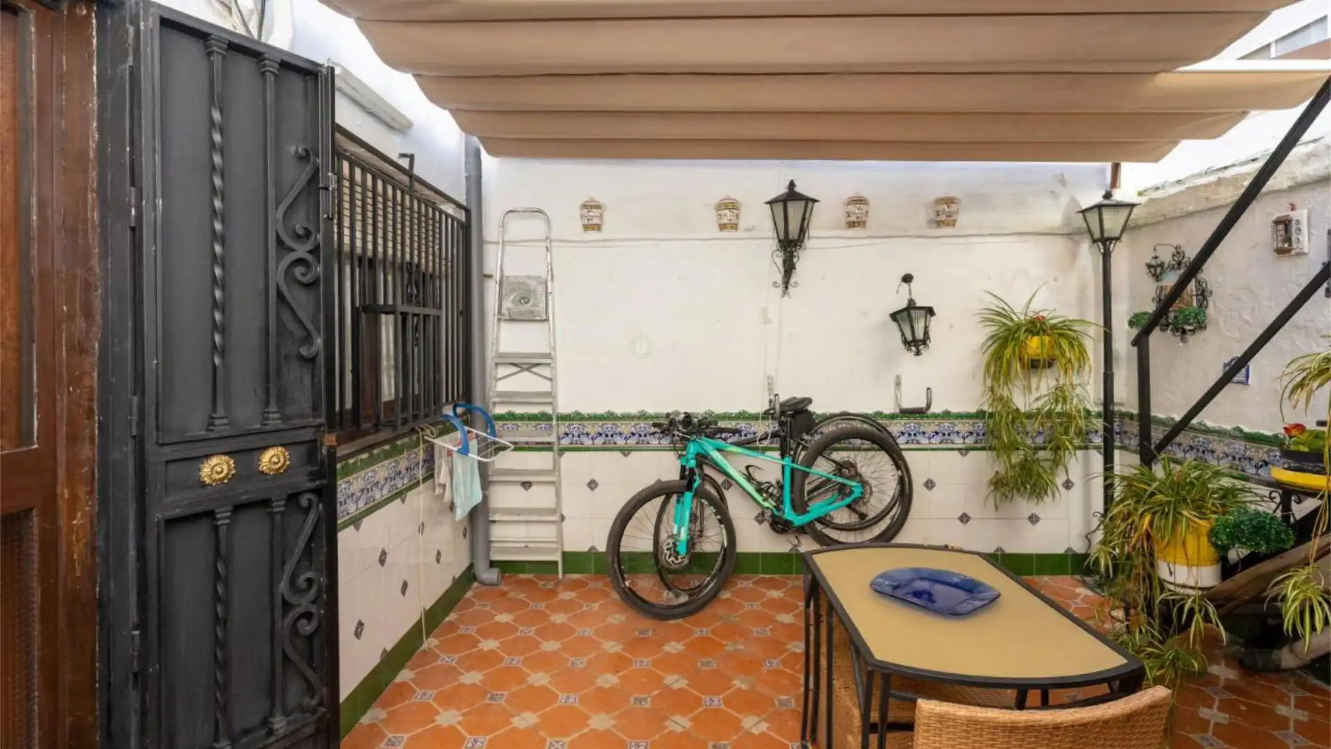 Casa adosada en  Calle Santa Herminia 37 - Foto 24