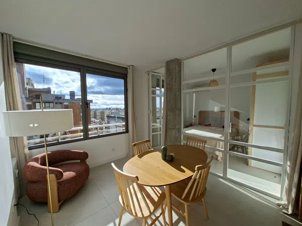 Piso en calle de Orense, 12