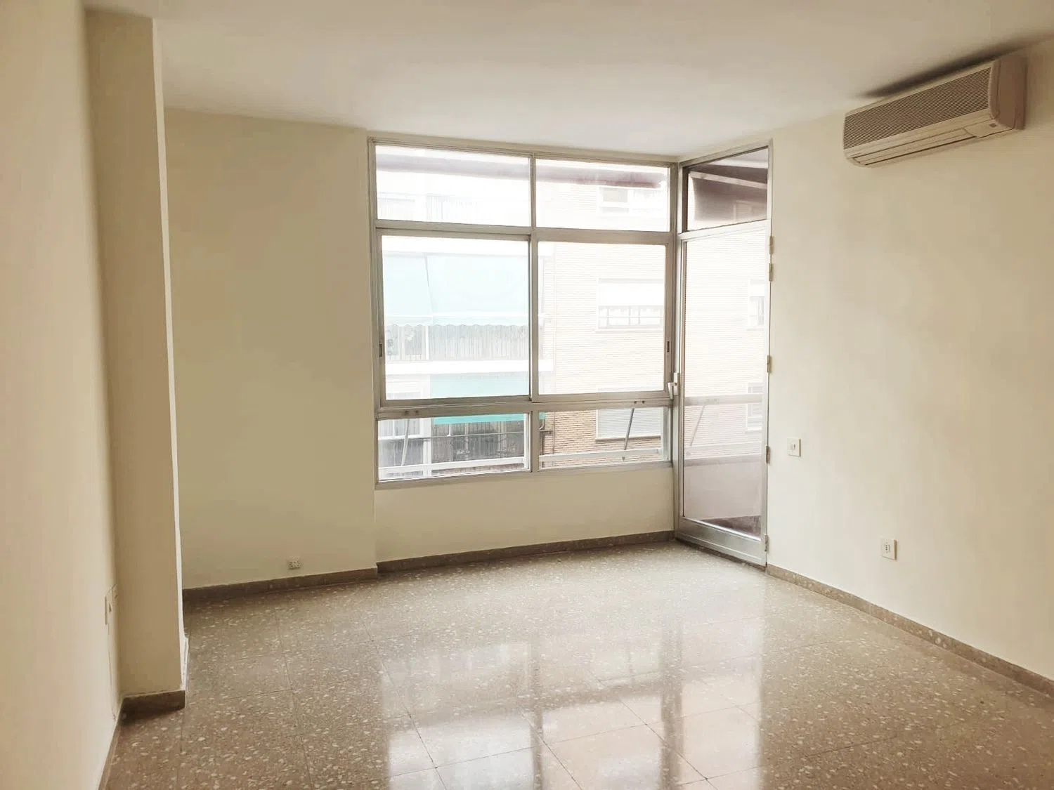 Piso en calle de Lluís Oliag, 62 - Foto 2