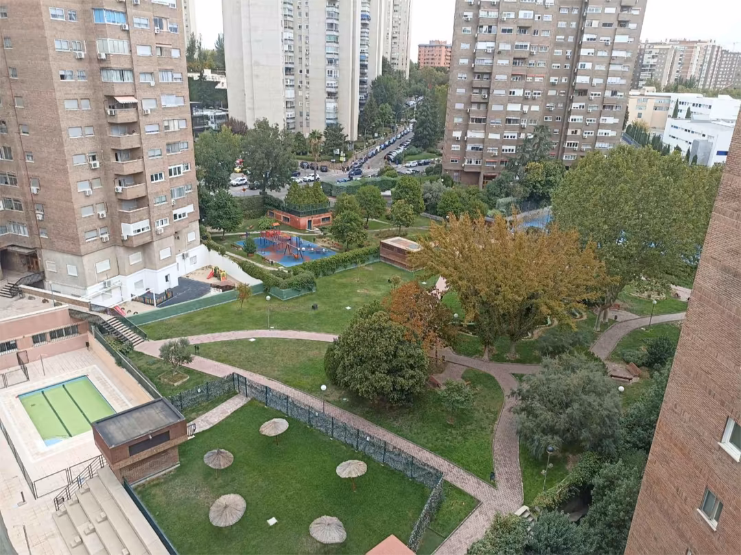 Piso en  Calle de Santiago de Compostela 66 - Foto 12