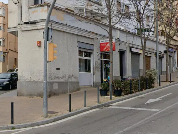Local en Avenida de Catalunya, 129, Les Planes - Foto 1