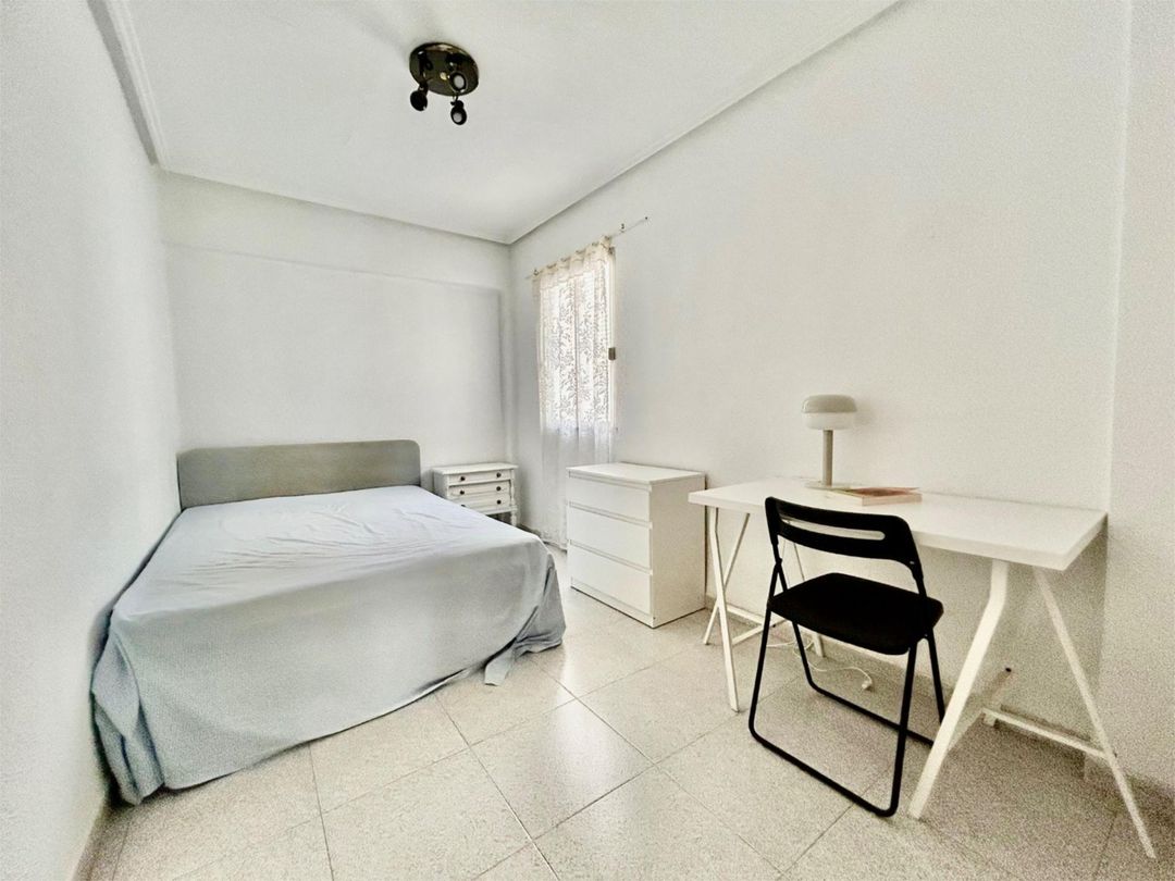 Piso en  Plaça Manuel Sanchís Guarner 13 - Foto 6