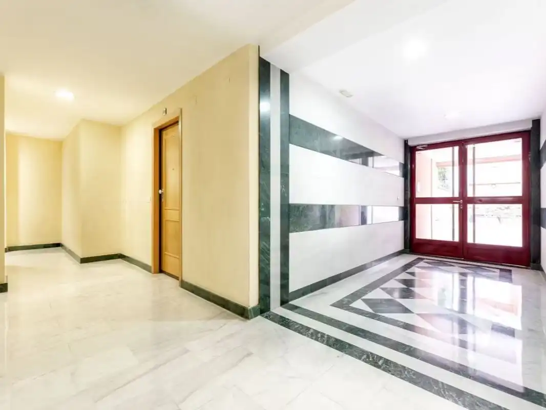 Piso en  Avenida de Maracena 190 - Foto 4