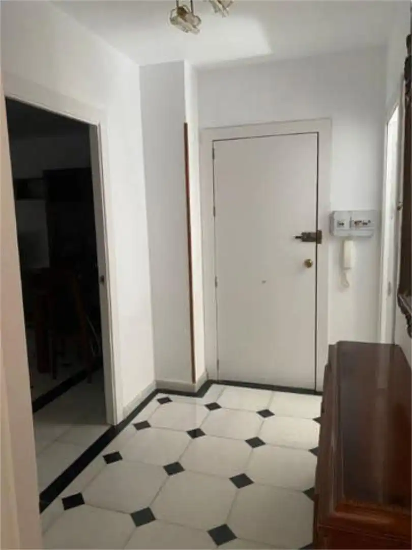 Piso en Zona cerca del mercadona - Foto 5
