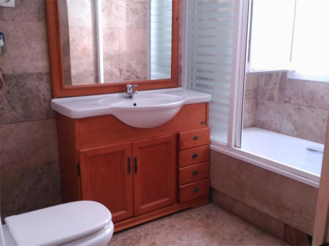 Piso en  Avenida Reina Sofía 2 - Foto 10