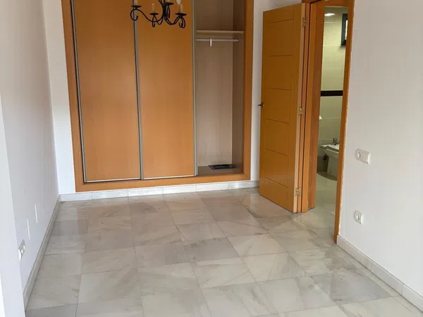 Chalet adosado en Avenida de los Abedules, 19 - Foto 6