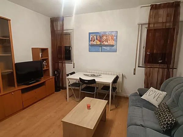 Piso en calle Valle de Oro, 6