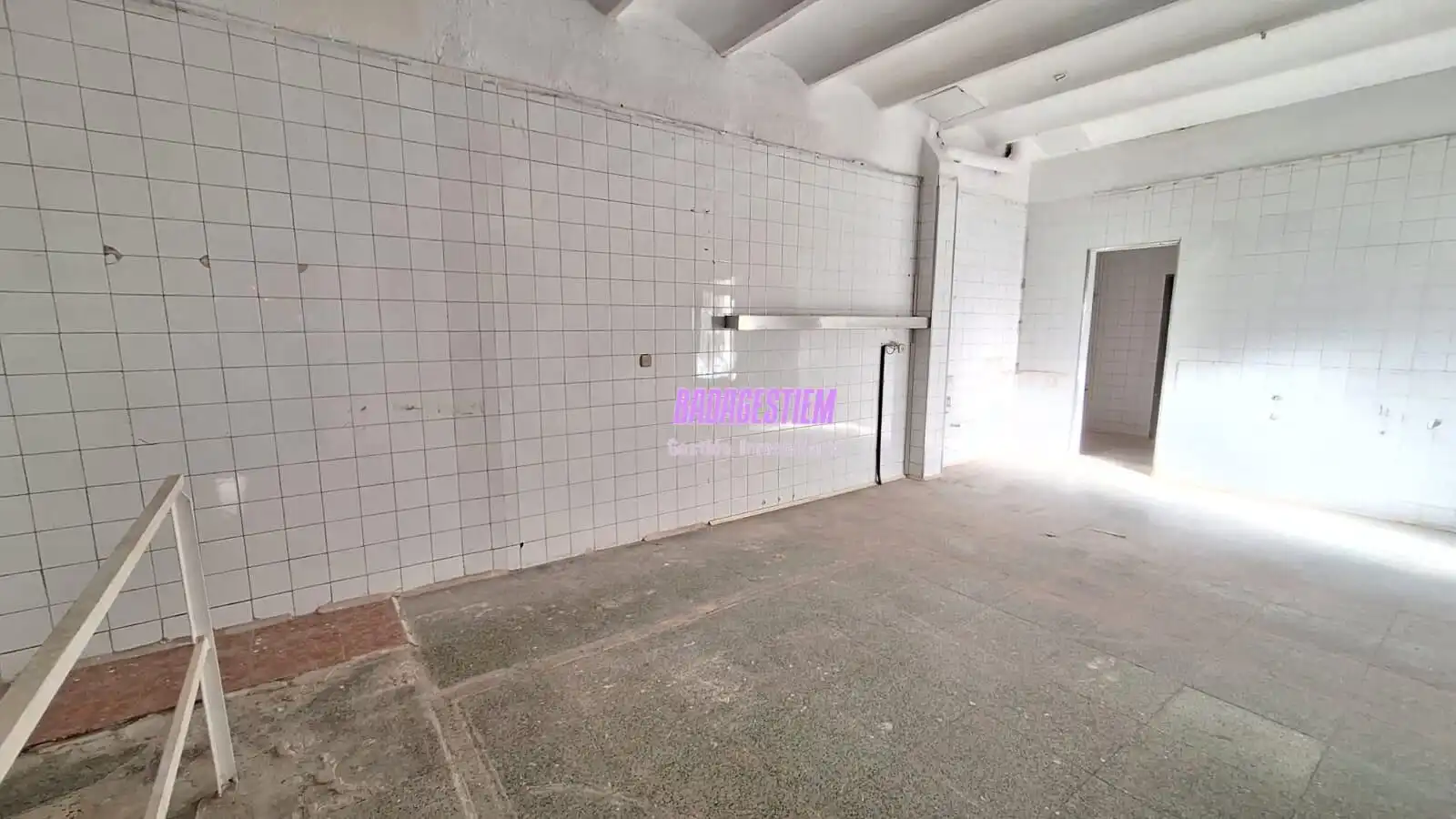 Local comercial en  Avenida Avinguda del Marquès de Mont-roig, 40 - Foto 4