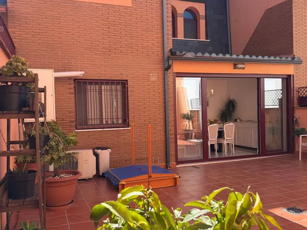 Chalet adosado en Bola de Oro - Foto 4