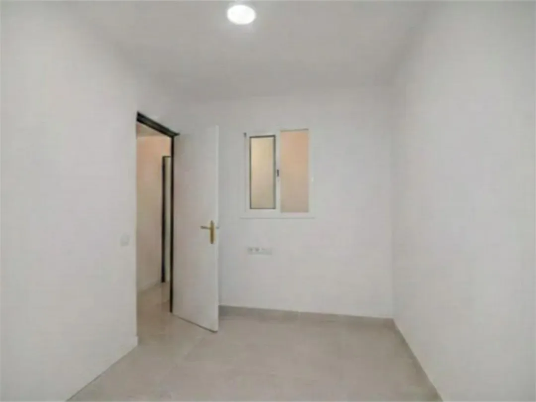 Piso en  Carrer de Rodrigo Caro 40 - Foto 5