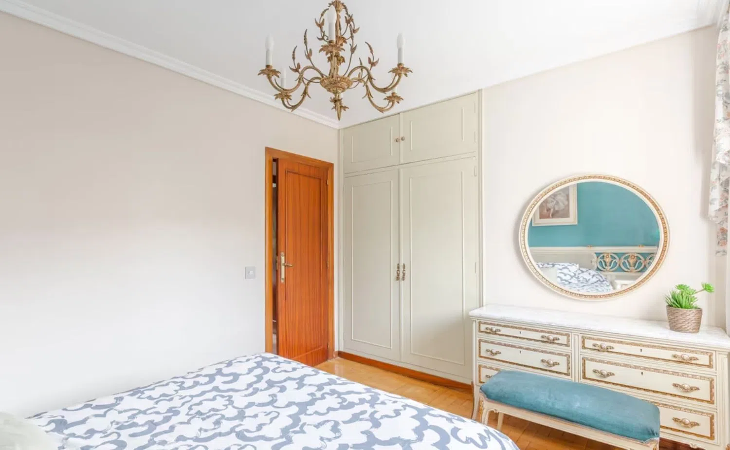 Piso en calle de Guzmán el Bueno, 100 - Foto 6