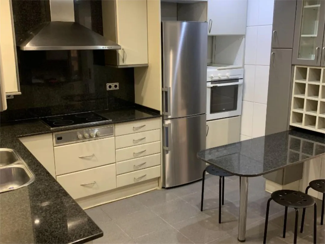 Piso en  Carrer Historiador Josep Lladonosa 2 - Foto 3