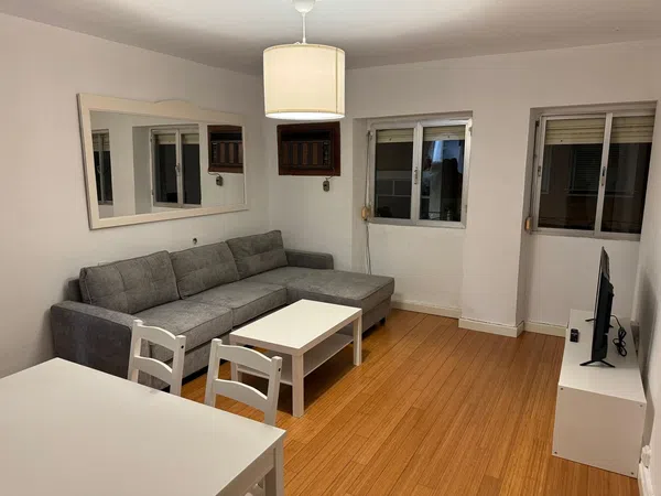 Piso en calle Tarfia, 37