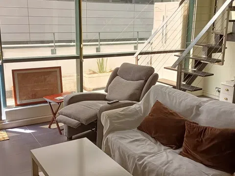 Estudio en avenida de Manoteras, 8