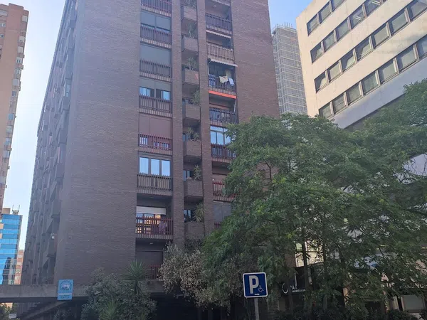 Estudio en calle de la Infanta Mercedes, 92