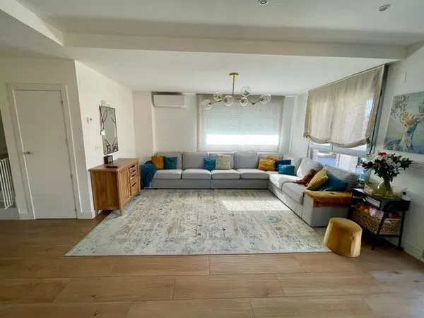 Chalet adosado en avenida 1º de Mayo, 1 Bis - Foto 4