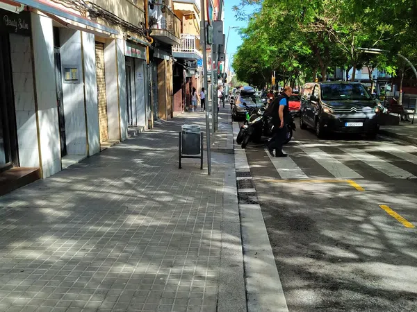 Local en Avenida de Tomàs Giménez - Foto 1