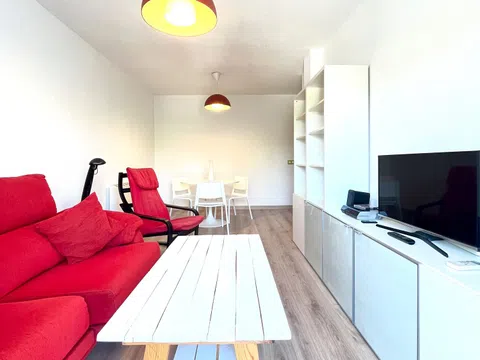 Piso en calle Pedro Garcia Tovar, 8