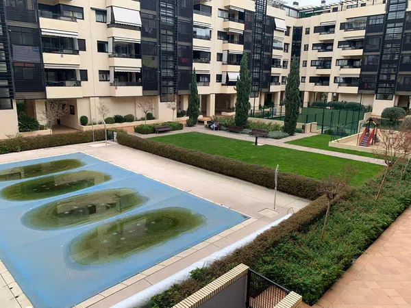 Piso en avenida de la Universidad, 17