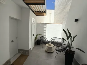 Casa adosada en  Avenida María Auxiliadora 36 - Foto 1