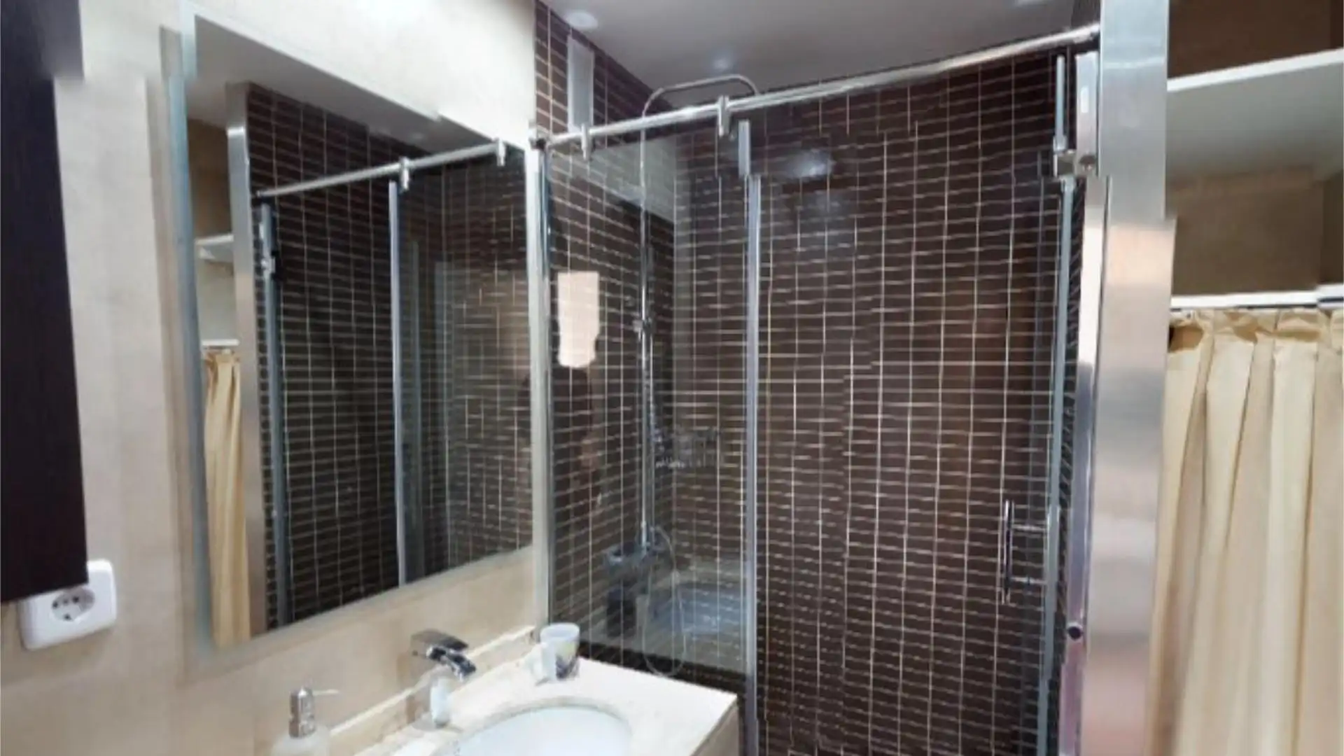 Piso en  Avenida del General Perón 25 - Foto 10