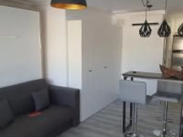Estudio en avenida de la Condomina, 19