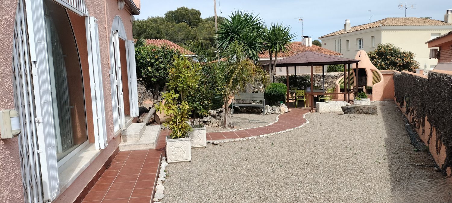 Casa o chalet independiente en Nucli Urbà - Foto 2