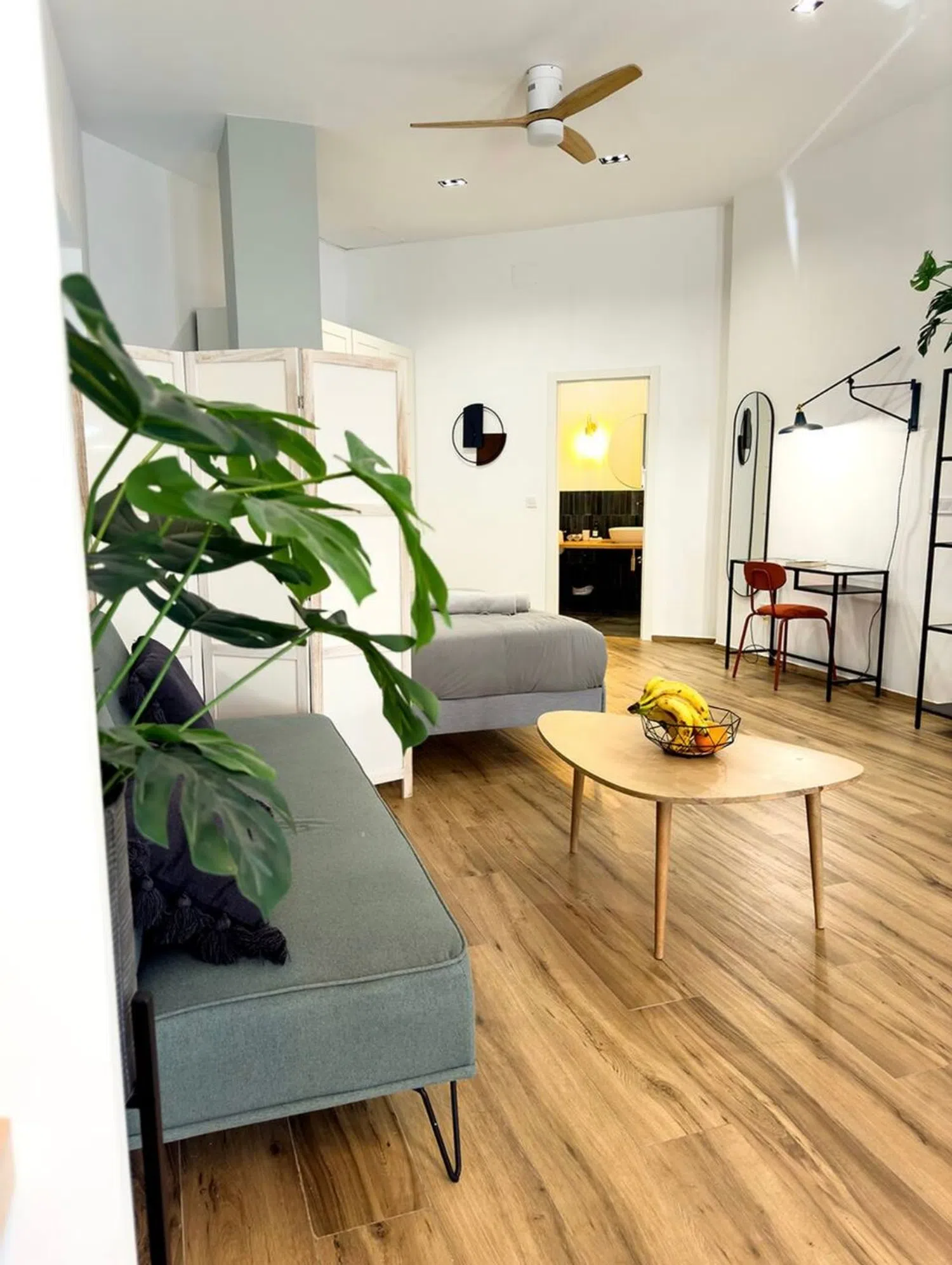 Estudio en calle del Pintor Navarro Llorens, 6 - Foto 1