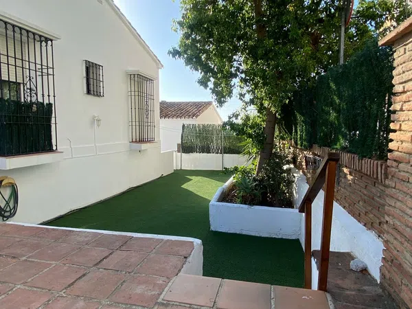 Chalet adosado en Calle Almuñécar, 71, Zona Centro Comercial Torrequebrada - Foto 6