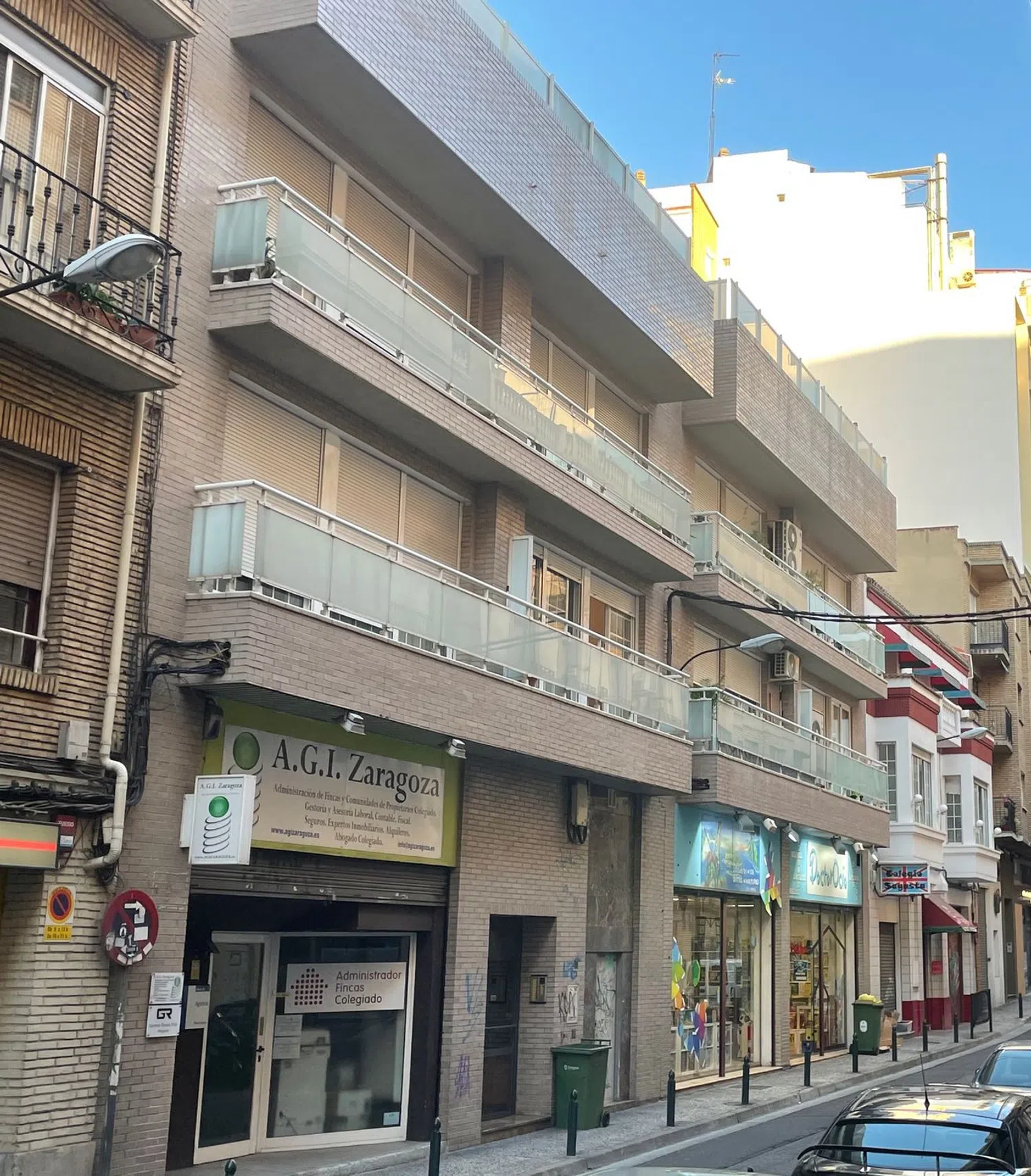 Piso en calle de Cristóbal Colón, 7 - 9 - Foto 1