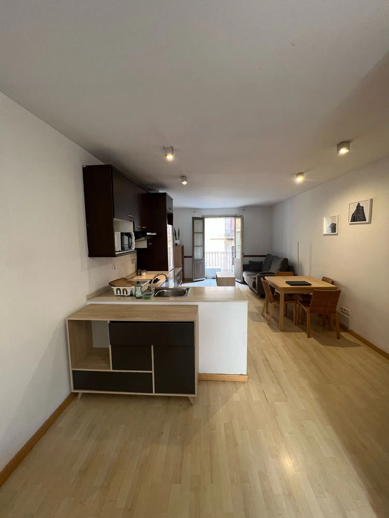 Estudio en calle de Picalquers, 14 - Foto 1